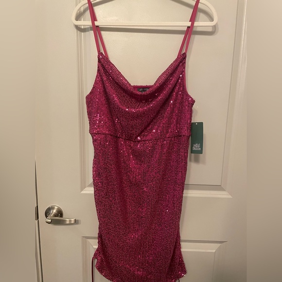Pink sequence dress - Picture 3 of 4